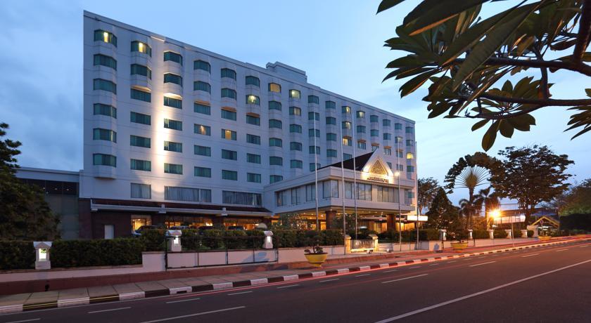 Aryaduta Pekanbaru Hotel Exterior photo